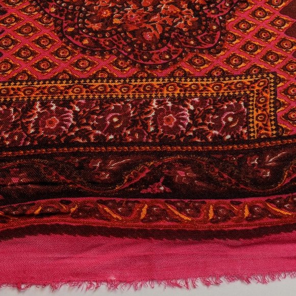 COLLECTION XIIX GEISHA RED PAISLEY WRAP SCARF - Picture 6 of 16